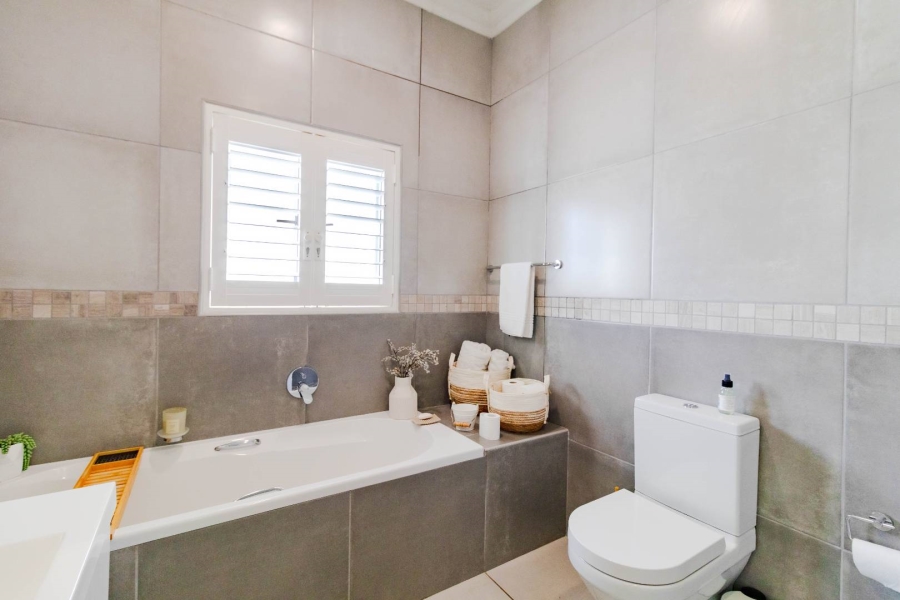 3 Bedroom Property for Sale in Westcliff Western Cape